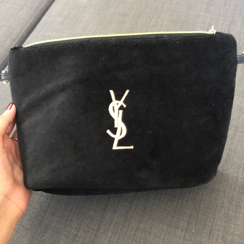 NWOT Yves Saint Laurent Beauté Black Velvet Bag